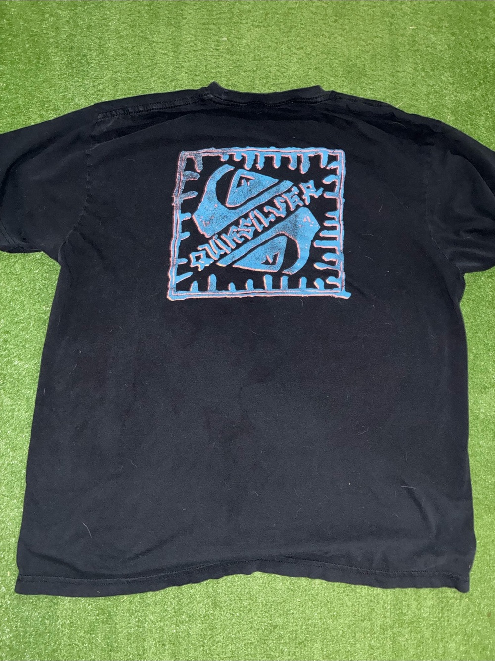 Quiksilver vintage Black Short Sleeve Tee with Blue Graphic Square